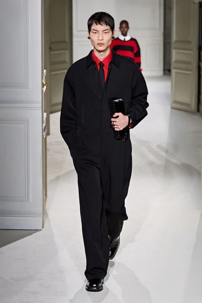 Look 32
